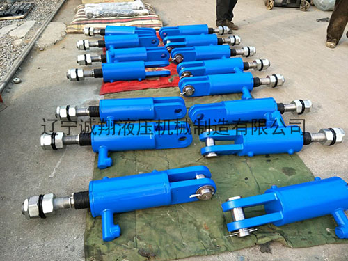 電渣爐(lu)用升降(jiang)油缸