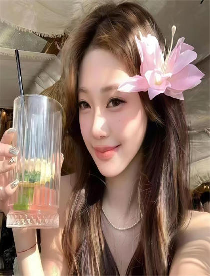 前妻归来带四崽炸翻豪门主角心理分析：角色塑造与成长轨迹